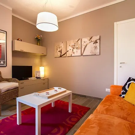 Апартаменты New La Lombarda City Center 2 *