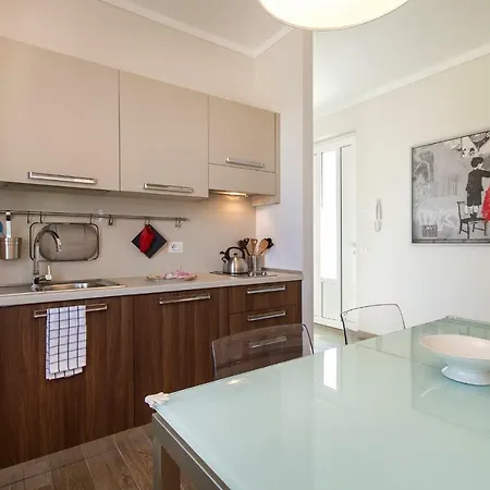 Apartment New La Lombarda City Center 2 *